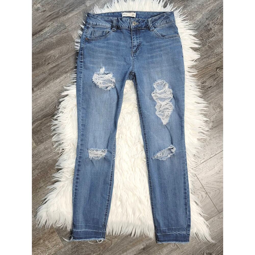 EUC Artisan Distressed Skinny Jeans - Size 4